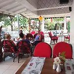 锐斯塔亚酒店 2*