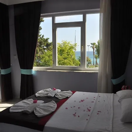 锐斯塔亚酒店 阿拉尼亚