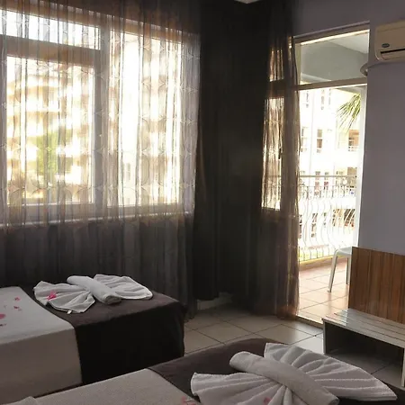 锐斯塔亚酒店 2*